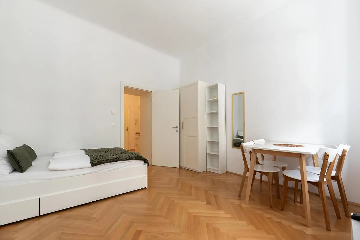 Schoenes Studio In Zentrumsnaehe Vienna